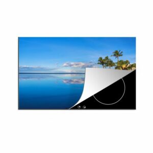 MuchoWow Herdblende-/Abdeckplatte "Am Wailea Beach in Hawaii spiegeln sich die Palmen im Wasser", Vinyl, (1 tlg), Mobile Arbeitsfläche nutzbar, Ceranfeldabdeckung