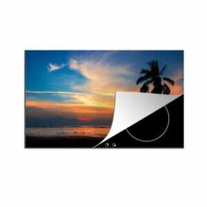 MuchoWow Herdblende-/Abdeckplatte "Silhouette eines Surfbretts und einer Palme am Strand von Hawaii", Vinyl, (1 tlg), Mobile Arbeitsfläche nutzbar, Ceranfeldabdeckung