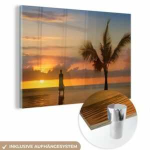MuchoWow Acrylglasbild Eine Palme in einem Infinity-Pool mit Sonnenuntergang, (1 St), Acrylglasbilder Wohnzimmer & Schlafzimmer