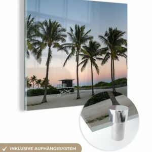 MuchoWow Acrylglasbild Eine Reihe von Palmen vor einem farbigen Himmel, (1 St), Glasbilder - Bilder auf Glas Wandbild - Foto auf Glas - Wanddekoration