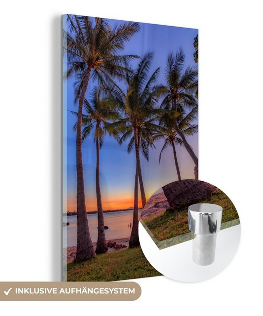 MuchoWow Acrylglasbild Palmen am Strand von Queensland bei Sonnenuntergang, (1 St), Glasbilder - Bilder auf Glas Wandbild - Foto auf Glas - Wanddekoration