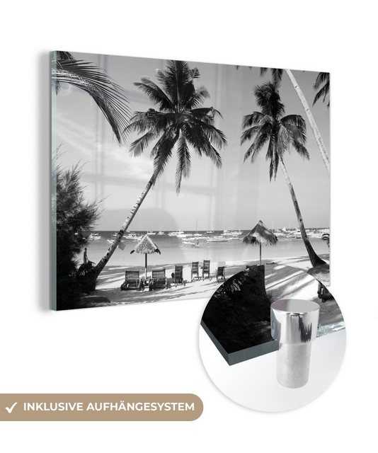 MuchoWow Acrylglasbild Palmen und Liegestühle am Strand von Boracay - schwarz und weiß, (1 St), Acrylglasbilder Wohnzimmer & Schlafzimmer
